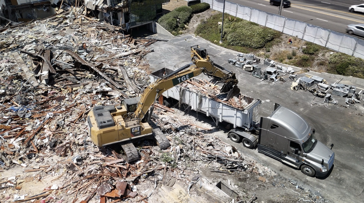 Active Congressional Place demolition
