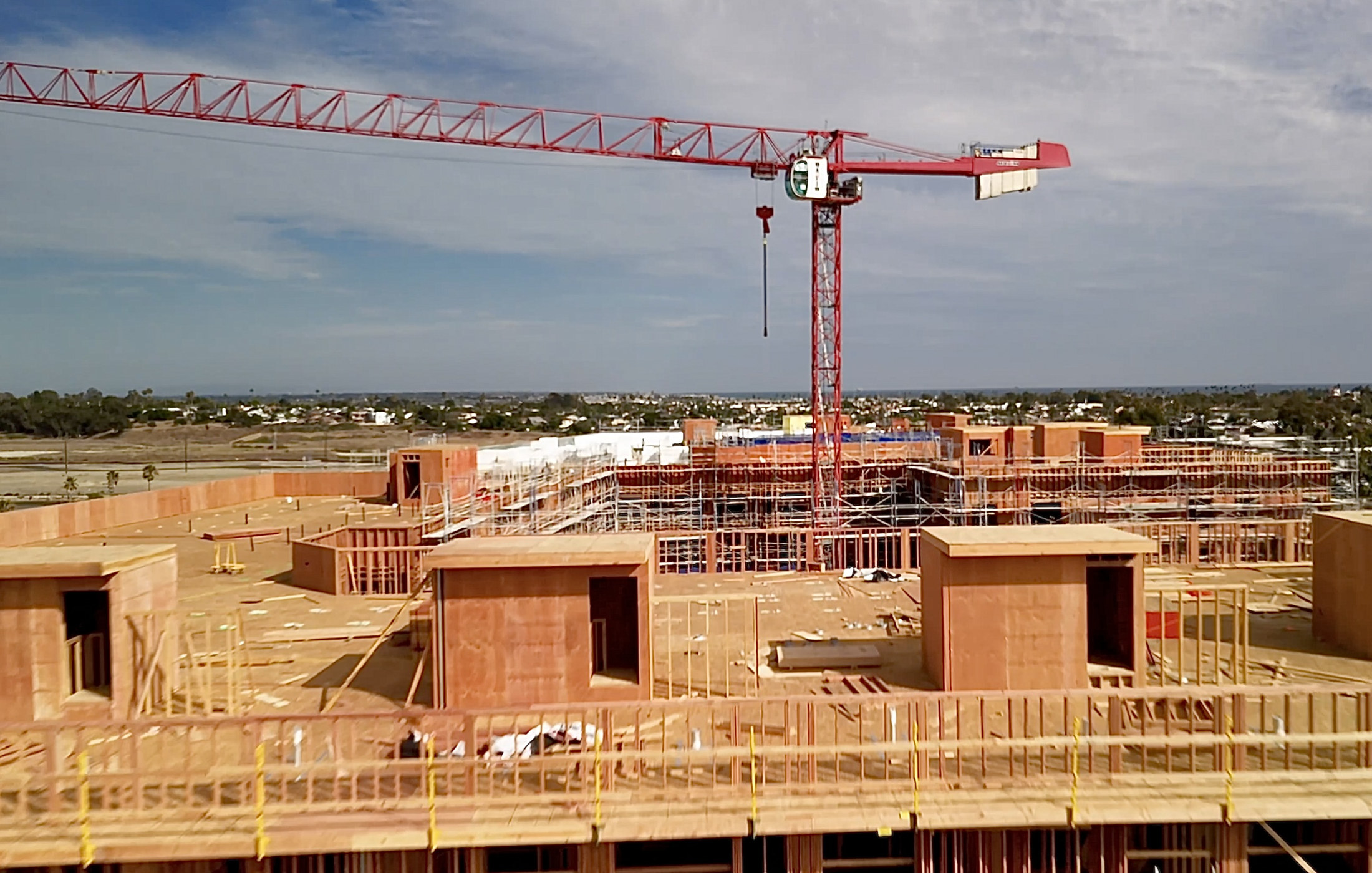 Congressional Place framing and tower crane